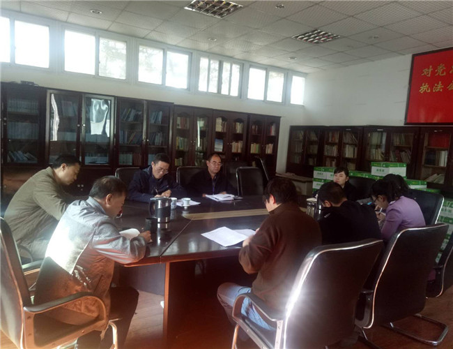 信息17照片(西铁法院刑民中心党支部召开专题组织生活会议).jpg